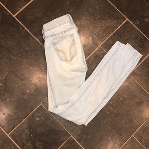 light wash hollister jeans